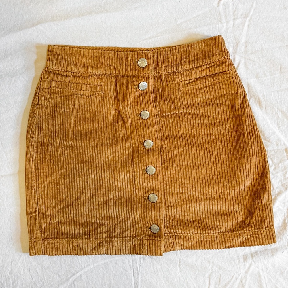 Aritzia Wilfred Free Button-Front Mini Skirt